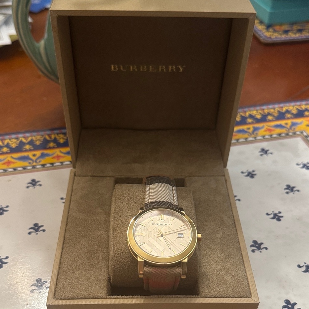 Genuine Burberry Unisex watch.